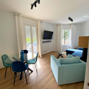 Cozy 3-Bedroom Apartment in Poblenou, Ideal for 4 Guests and Close to Public Transport